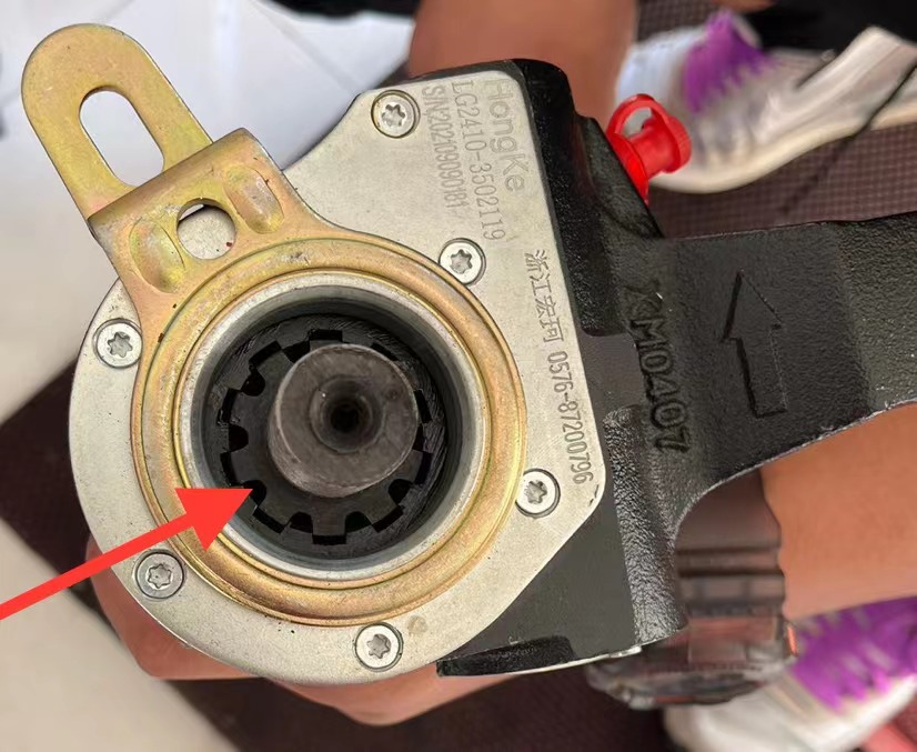 مشكلة ربط أعمدة كامات الفرامل BPW Spline 