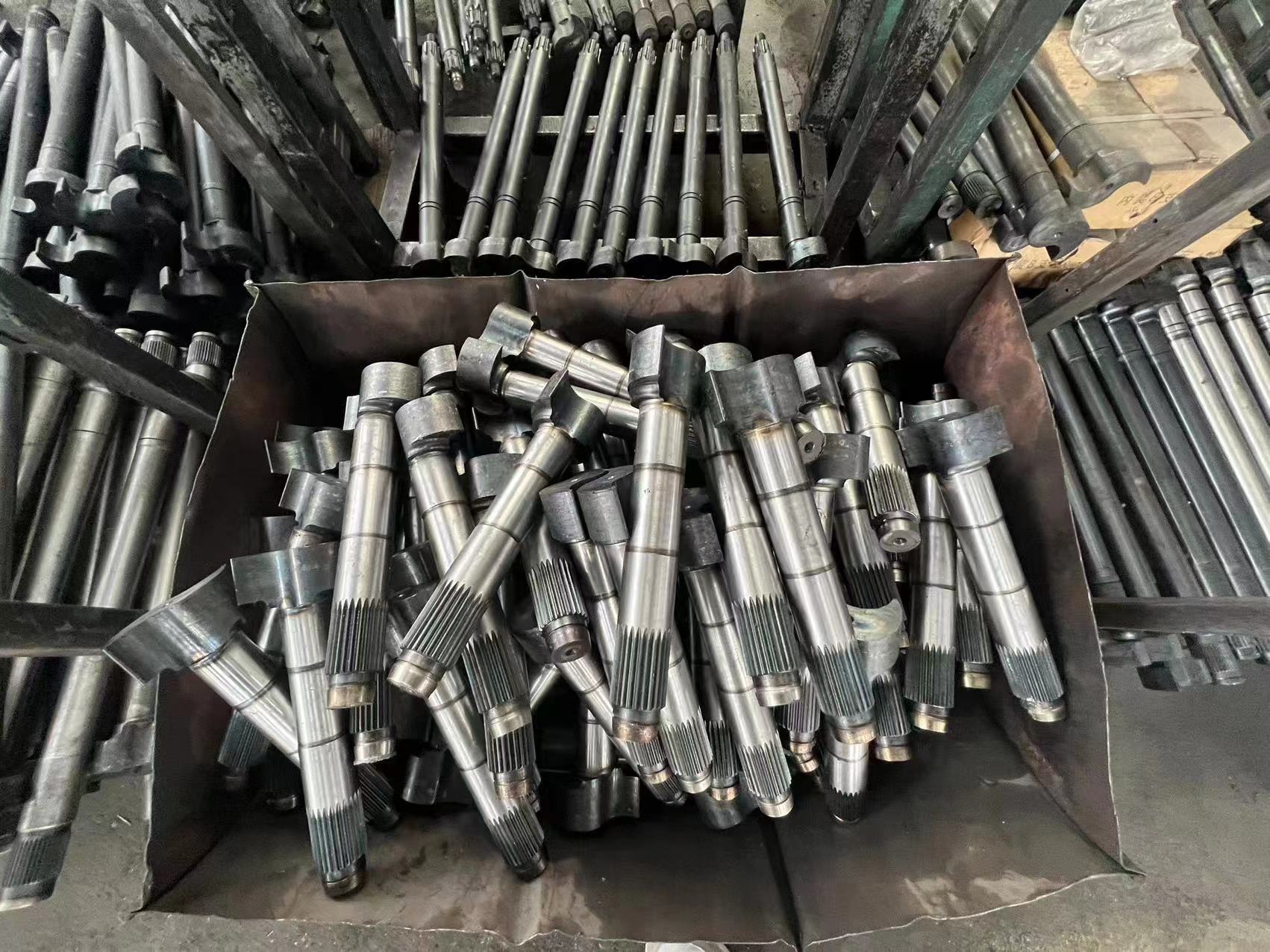 أعمدة كامات عالية الجودة لشاحنات مرسيدس بنز في طريقها إلى البرازيل