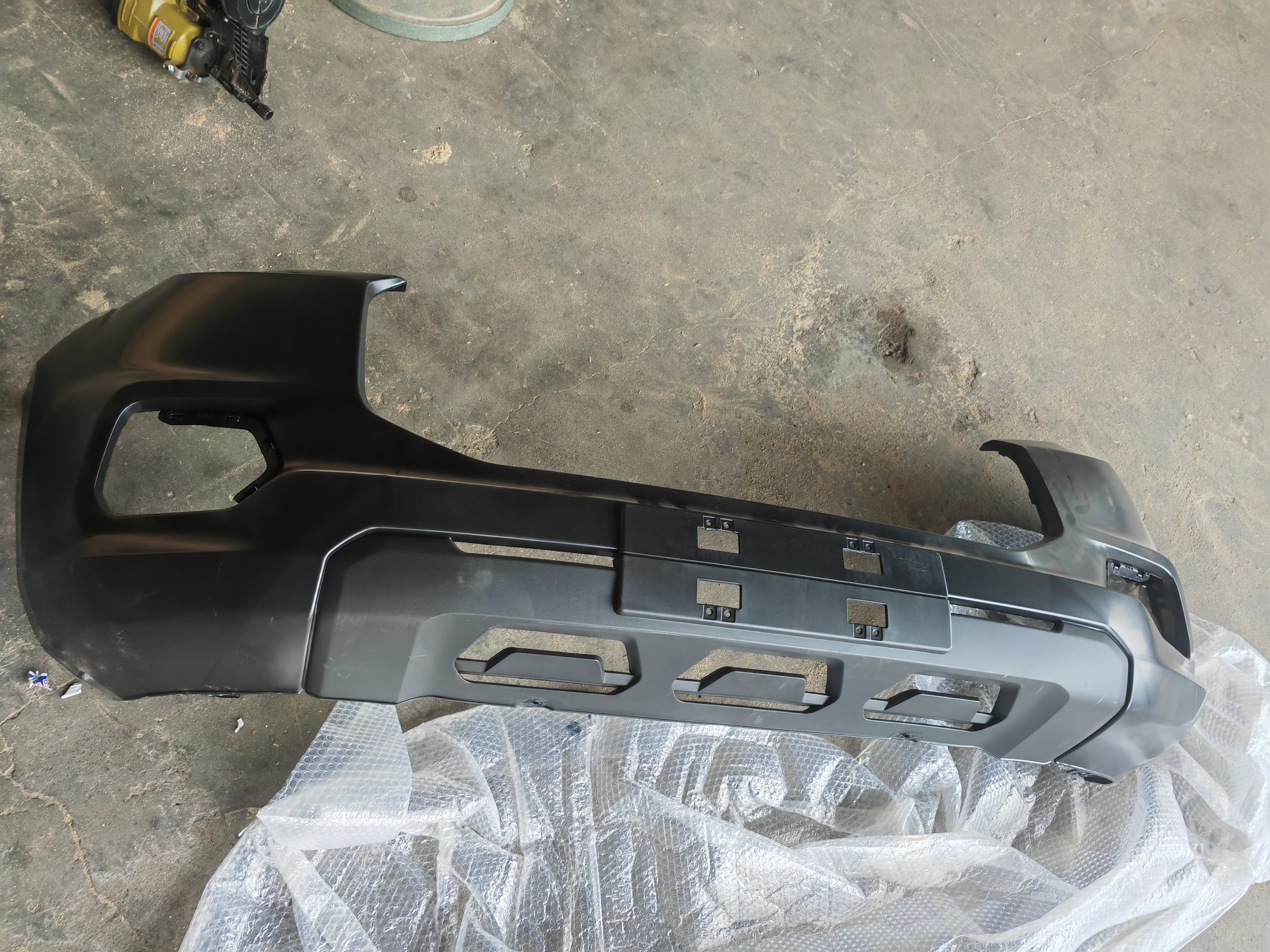 Zibo Baiwang Machinery Equipment Co. ، Ltd. نجحت في تصدير Yuhu 7 أجزاء السيارات إلى أفغانستان ، تعزيز 'الحزام والطريق ' التعاون الدولي