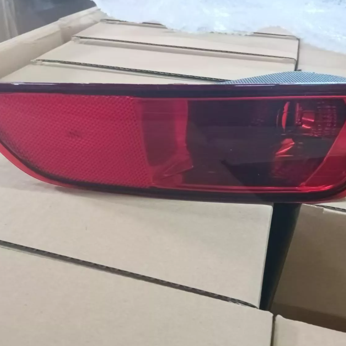 شركة Zibo Baiwang Machinery Equipment Co., Ltd. تحقق طفرة في التصدير الدولي: تم شحن 100 وحدة من مصابيح فولفو الأمامية بنجاح